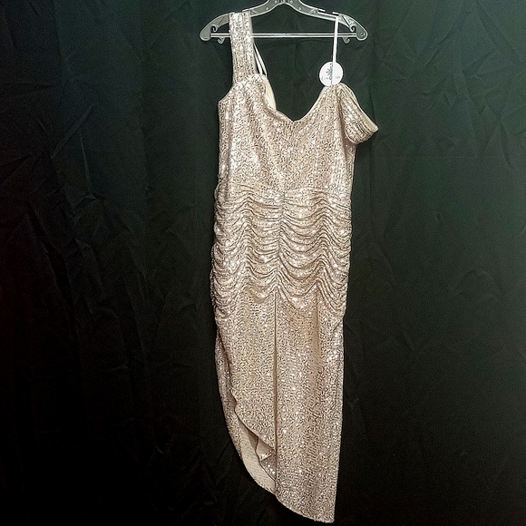 Dress - Picture 2 of 3